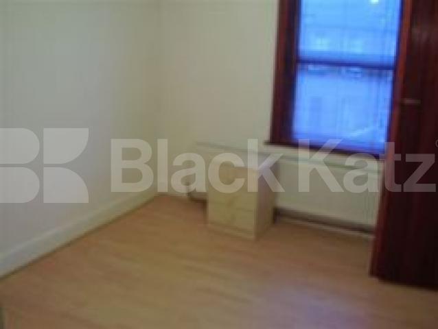 			3 Bedroom, 1 bath, 1 reception Flat			 Old Hill Street, STOKE NEWINGTON N16